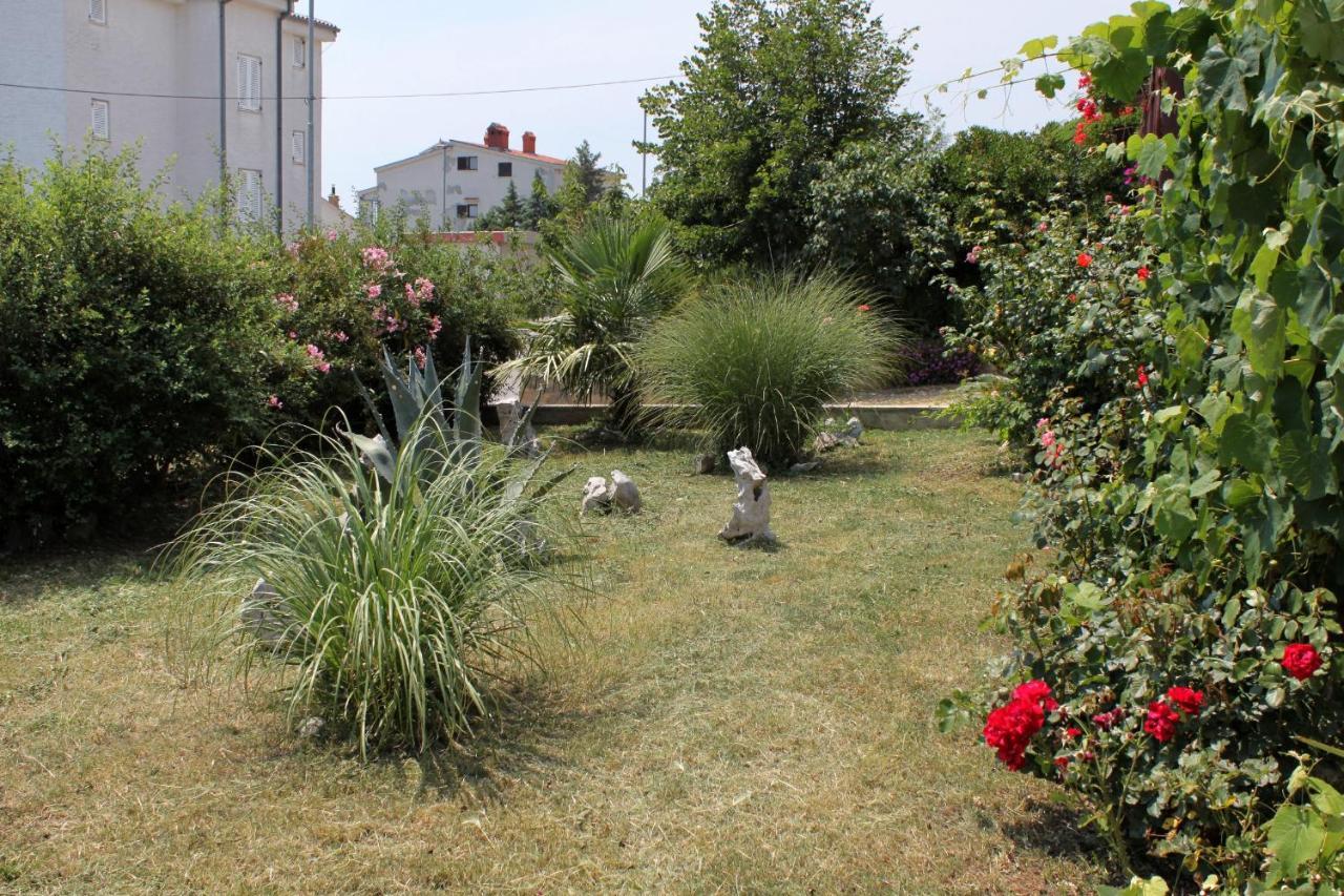 Apartments With A Parking Space Novi Vinodolski - 5600 Luaran gambar